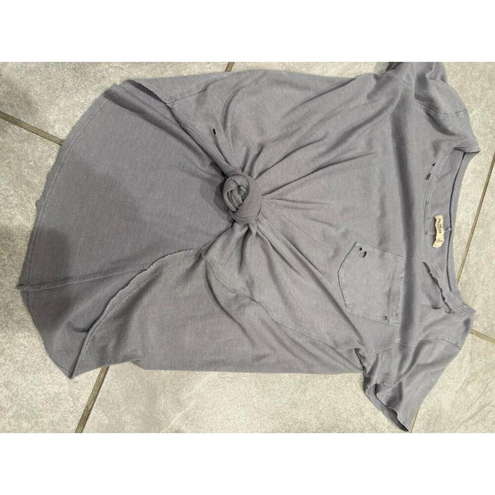 Wome's Gray Distressed Hollister T-Shirt Size Small